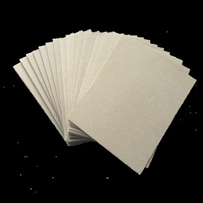China Recycled pulp Double Sides Grijs Kleur 750gm 1,2 mm Dikke Straw Board Sheets
