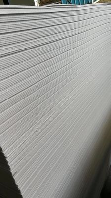 Op maat gemaakte dikke grijze chipboard kartonnen papierplaten ongecoat grijs karton