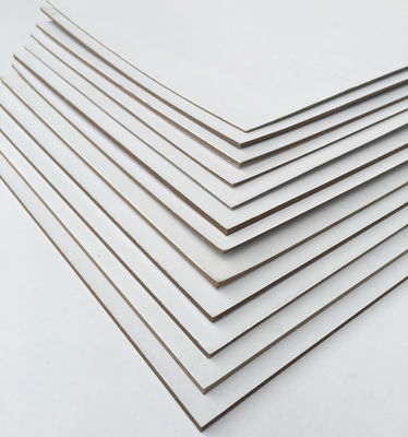 Op maat gemaakt wit aan één zijde met een grijze achterkant: goed kwalitatief duplex papier.