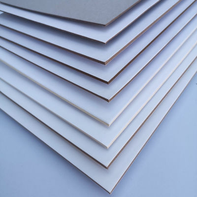 Vochtbestendige grijze kartonnen vellen bedekt met grijs splijtpapier karton 350 gm