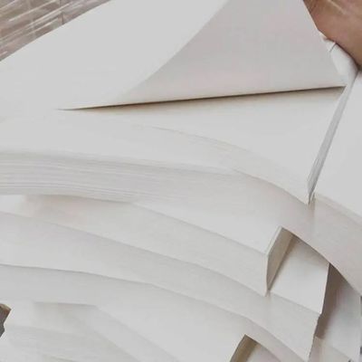 OEM A4 Afmeting 60g 70g 80g Offset Papier, Anti Curl Offset Printpapier Voor Stationery