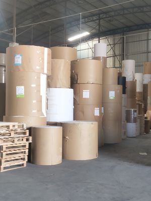 Gecoat kraftlinerpapier voor offsetdrukken en op maat gemaakte bestellingen aanvaard