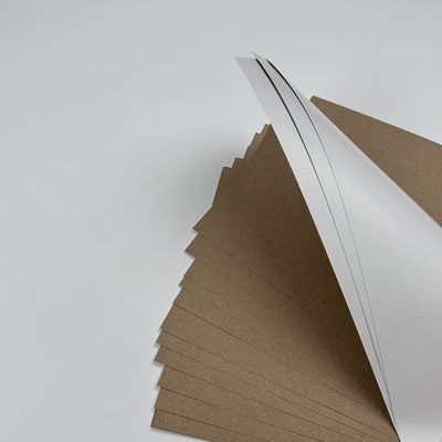 Witte GC4-gecoate voorzijde Kraft-achterzijde 280 GSM 660*1016
